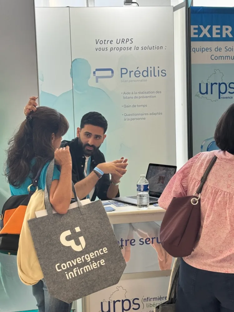 Stand Prédilis au congrès URPS Infirmiers Libéraux PACA, sous le kakémono « Votre URPS vous propose la solution »
